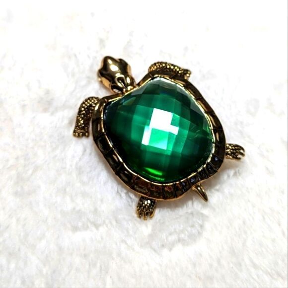 Vintage Napier Goldtone Turtle Brooche Cushion Cut Green Acrylic Cabochon - Picture 6 of 10